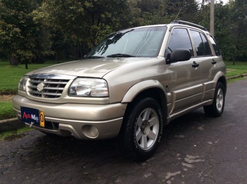 imagen de clasificado de venta de vehiculos. vehiculos, finca raiz, empleo, electrodomesticos, hogar