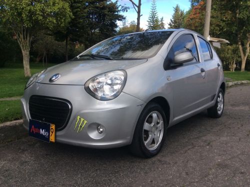 imagen de clasificado de venta de vehiculos. vehiculos, finca raiz, empleo, electrodomesticos, hogar