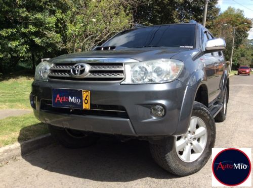 imagen de clasificado de venta de vehiculos. vehiculos, finca raiz, empleo, electrodomesticos, hogar